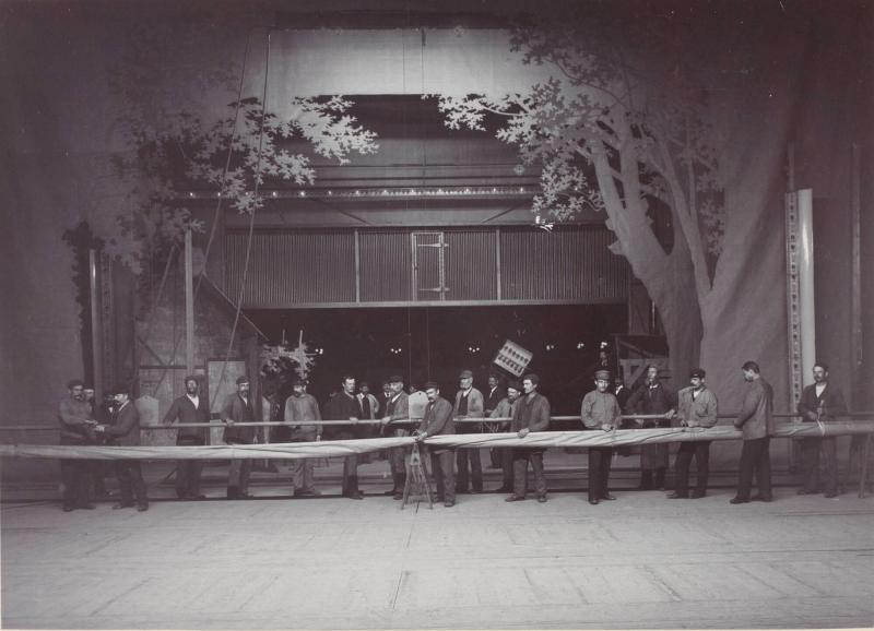 Kungliga Teaterns scen med tillhörande personal