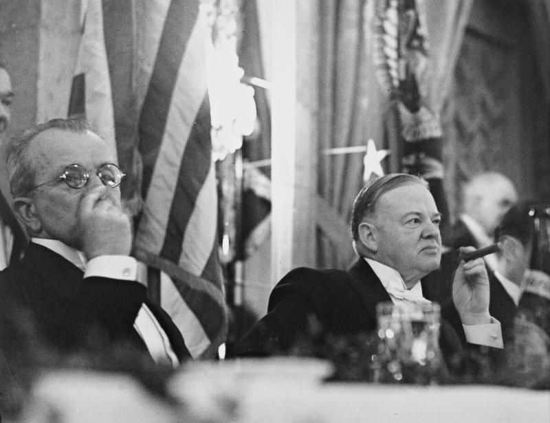 President Herbert Hoover som hedersgäst under Vita Husets korrespondent-förenings årliga middag, mars 1932