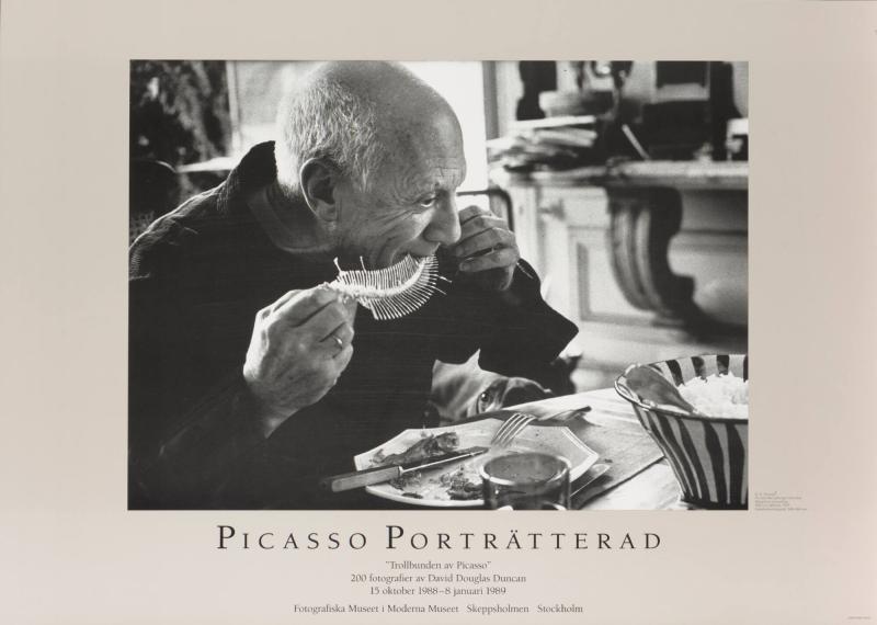 Picasso portätterad. "Trollbunden av Picasso". Picasso äter sjötunga meunière, tillagad av Jacqueline.
 200 fotografier av David Douglas Duncan
