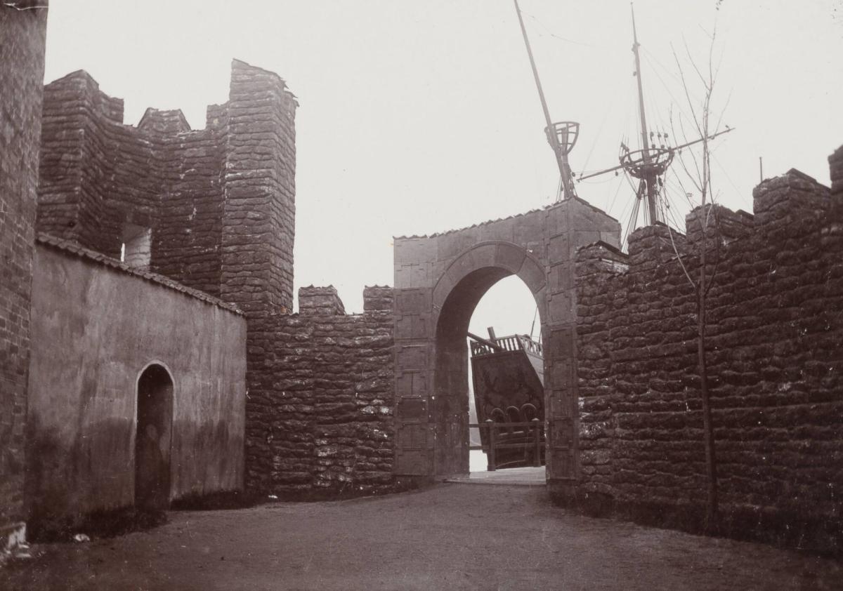 Portöppning "Gamla Stockholm". Stockholmsutställningen 1897