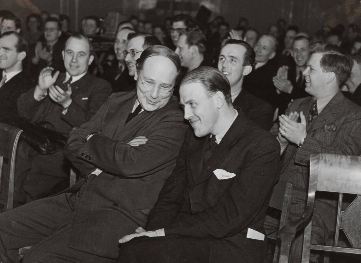Träffen på Gillet i Stockholm 1941. Första raden T Sellman och Tryggve Johansson