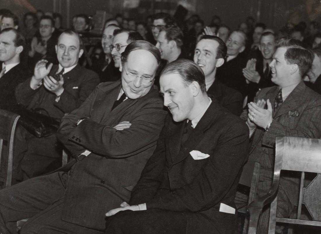 Träffen på Gillet i Stockholm 1941. Första raden T Sellman och Tryggve Johansson