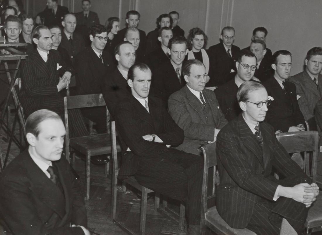 Träffen på Gillet i Stockholm 1941. G Hübinette och Arne Wahlberg, af Petersens, Rubens, Thulson-Västerås, Ekström