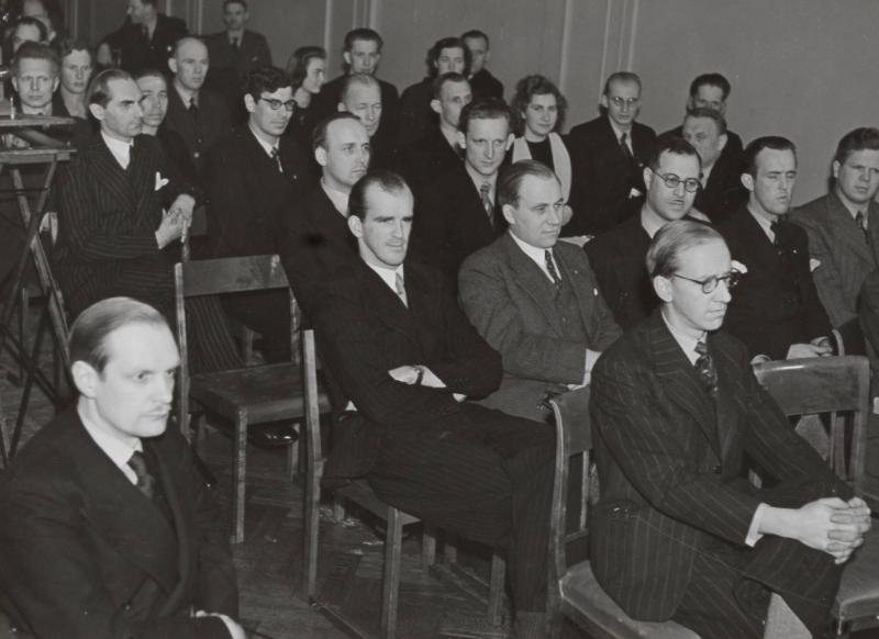 Träffen på Gillet i Stockholm 1941. G Hübinette och Arne Wahlberg, af Petersens, Rubens, Thulson-Västerås, Ekström