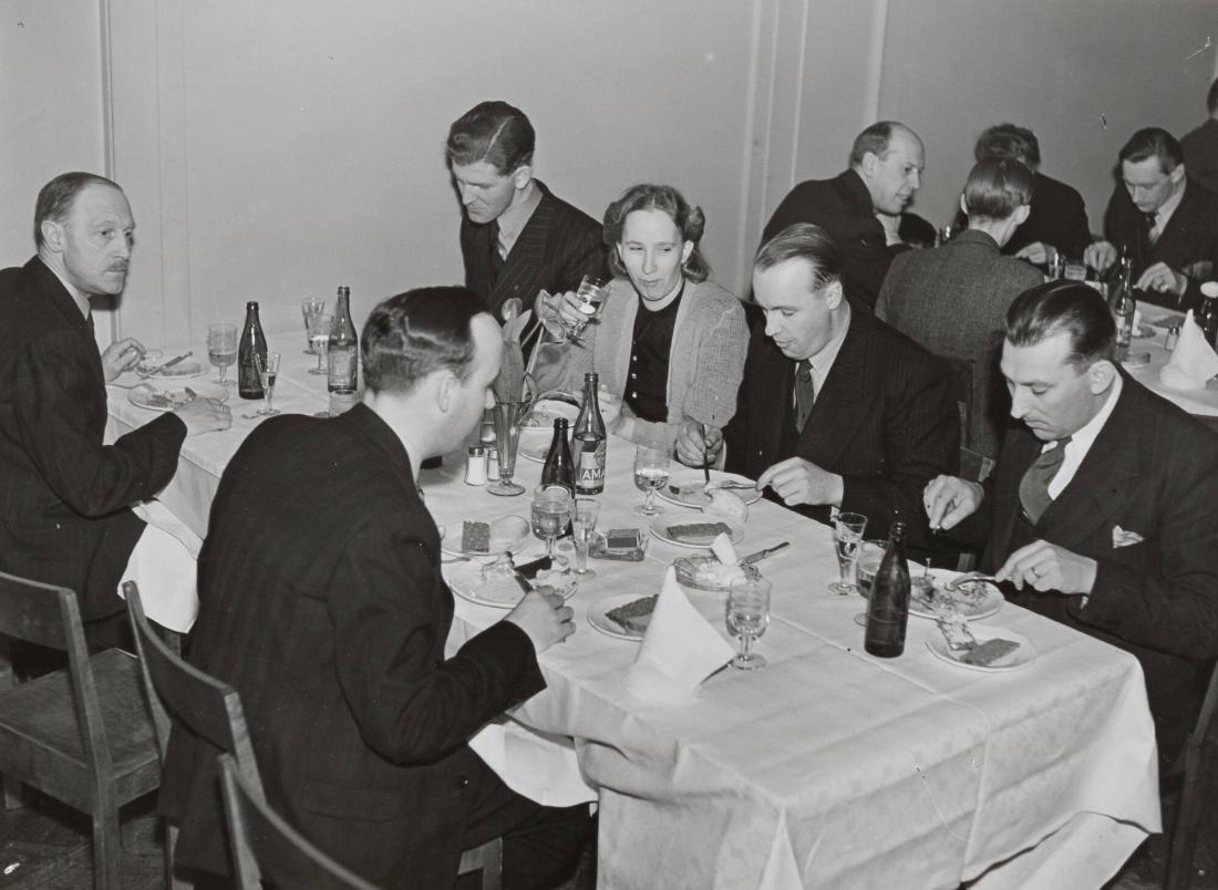 Träffen på Gillet i Stockholm 1941. A Svensson, E Trunbon..., Englund