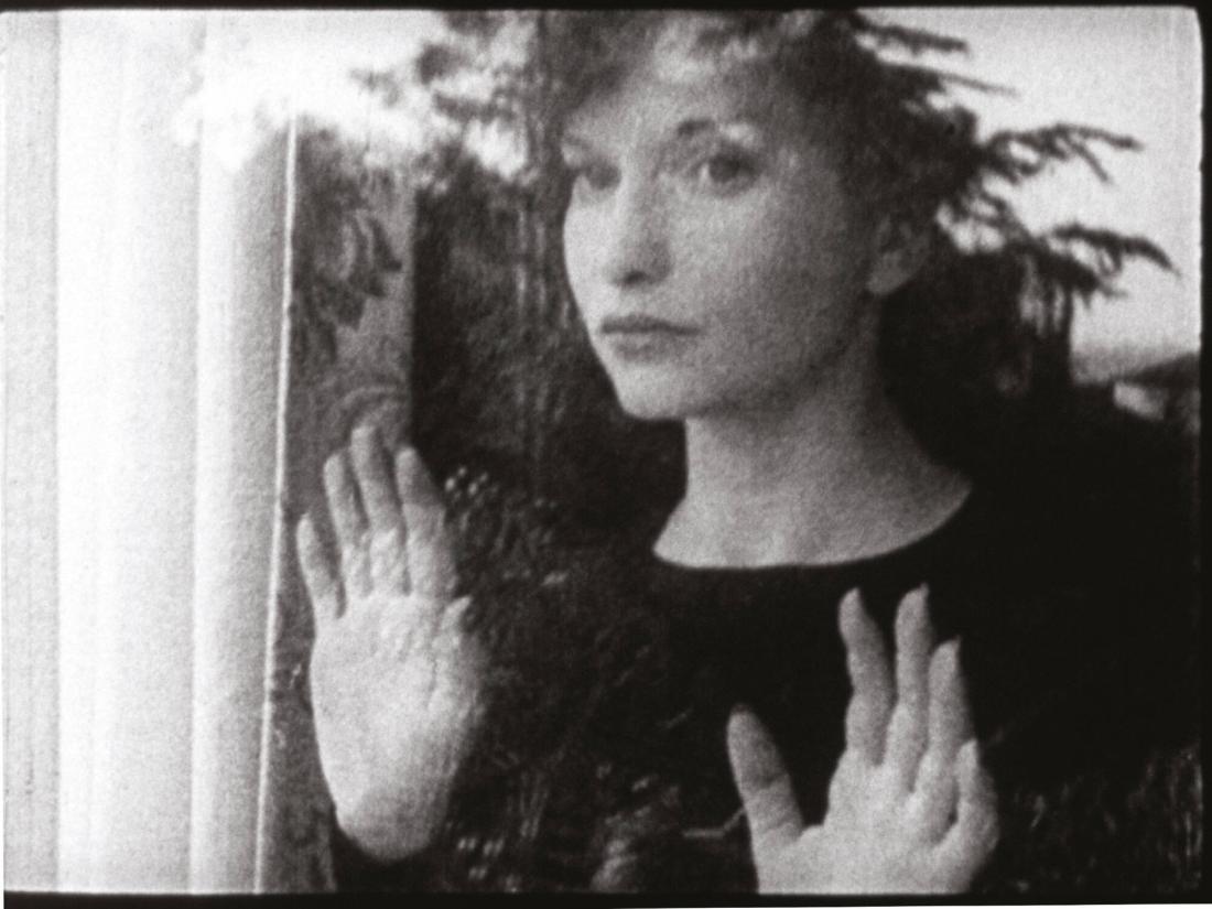Maya Deren. Meshes of the Afternoon. (Stillbild från konstnären).