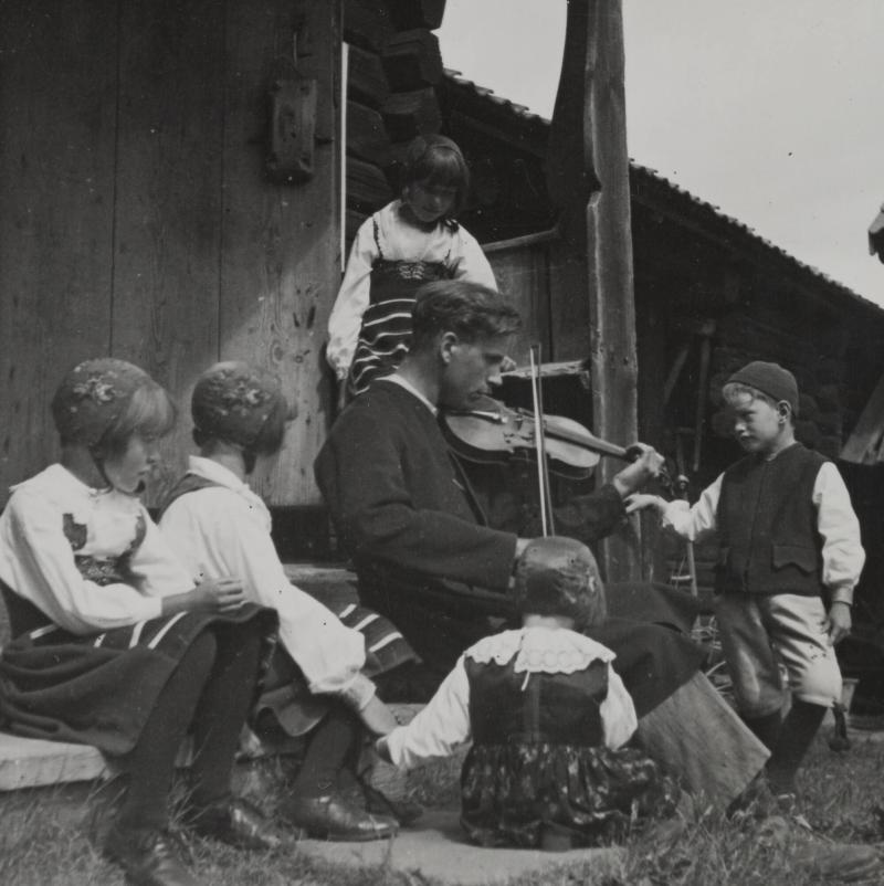 Vid Sparvgården. Backa, Dalarna