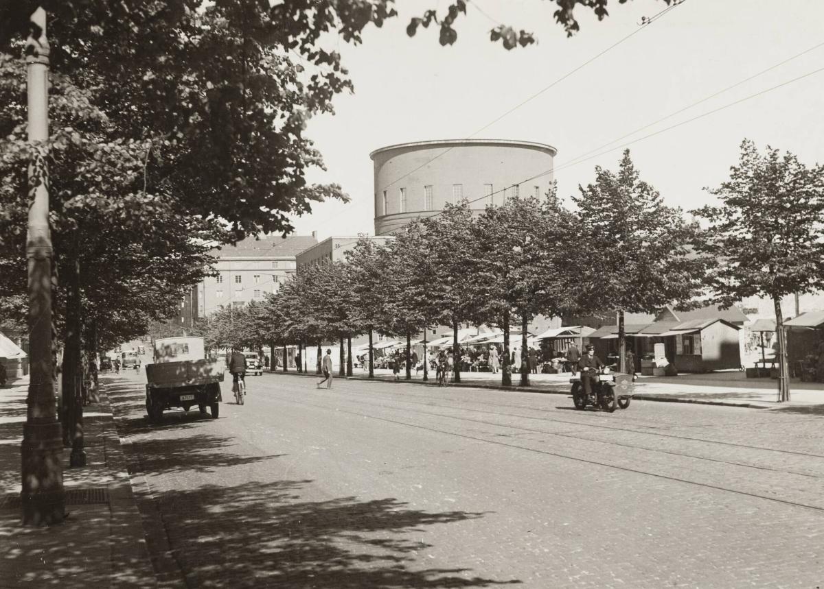 Stockholm. Stadsbiblioteket, uppfört enligt ritningar av arkitekt Gunnar Asplund