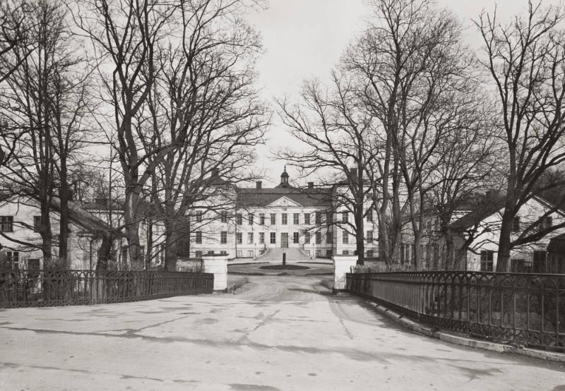 Finspong slott från hufvudentrén