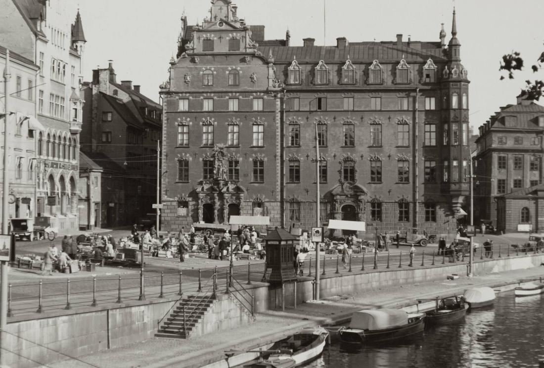 Stockholm: Munbron med Petersenska huset