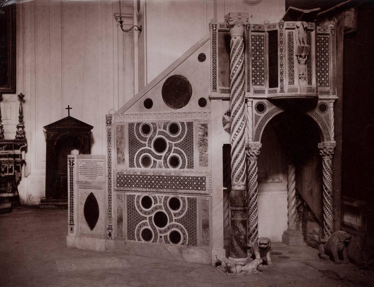 2075. Cava Convento della SS Trinità Pulpito