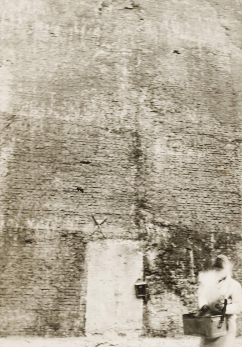 Varm korv och kall vägg