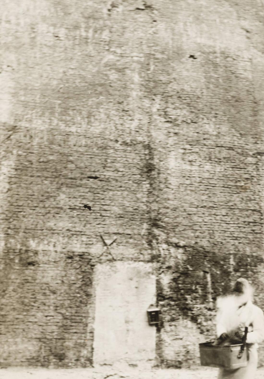 Varm korv och kall vägg