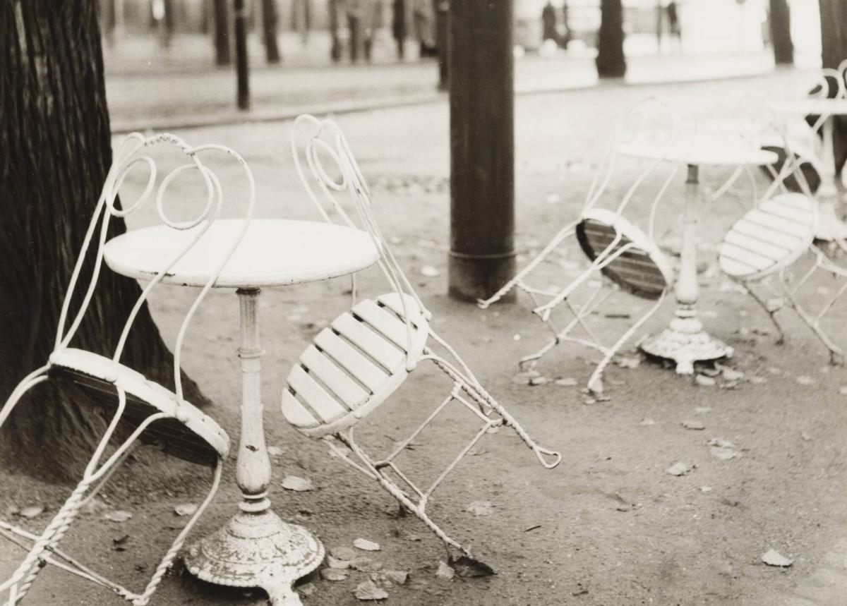 Gatuservering i regn