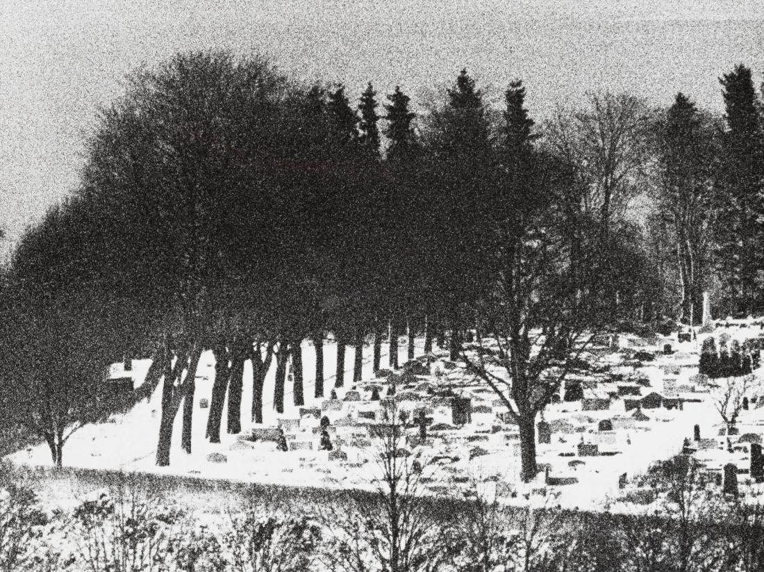 Winter-churchyard.
