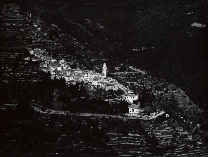 Italiensk by, Imperia