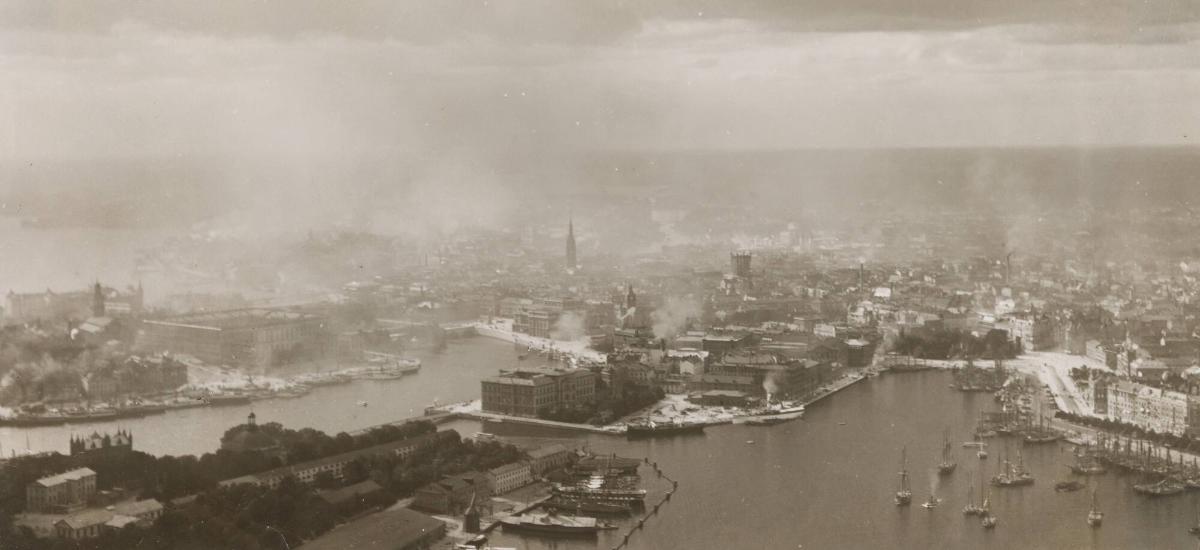 Fotografi tagen 1897 med uppstigning från utställningen