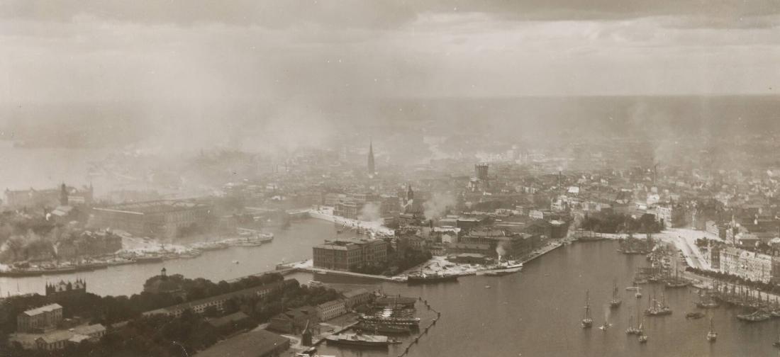 Fotografi tagen 1897 med uppstigning från utställningen