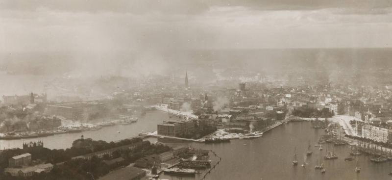 Fotografi tagen 1897 med uppstigning från utställningen