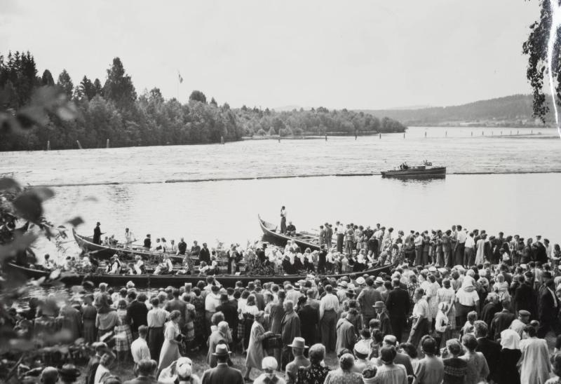 Dalarna: Kyrkbåt vid Leksand