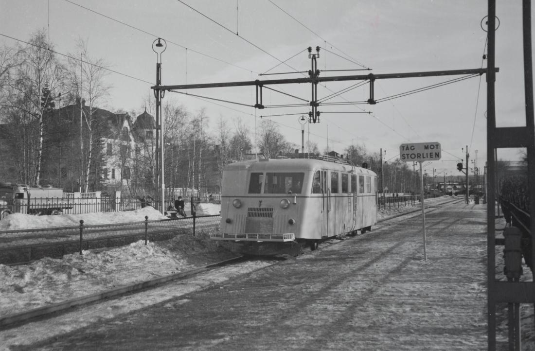 En av S.J:s rälsbussar