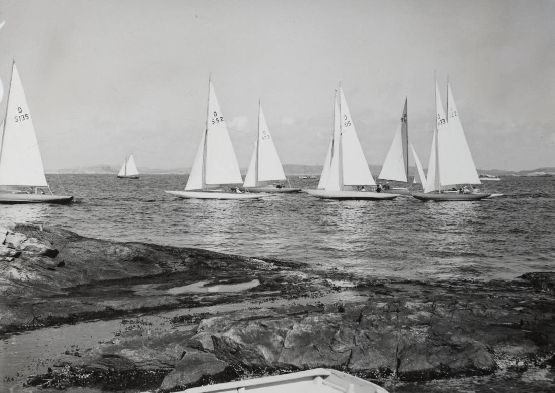 Bohuslän: Segelregatta utanför Marstrand