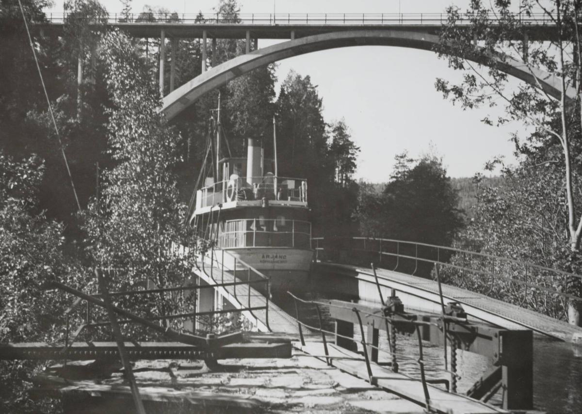 Dalsland: Den nya landsvägsbron över akvedukten vid Håverud