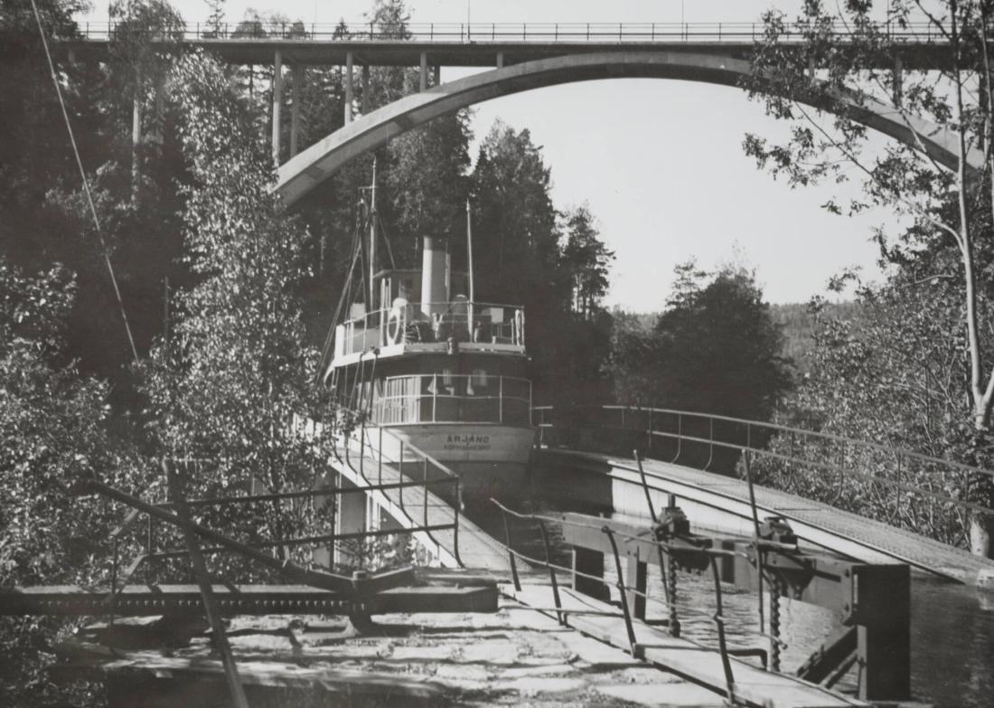 Dalsland: Den nya landsvägsbron över akvedukten vid Håverud