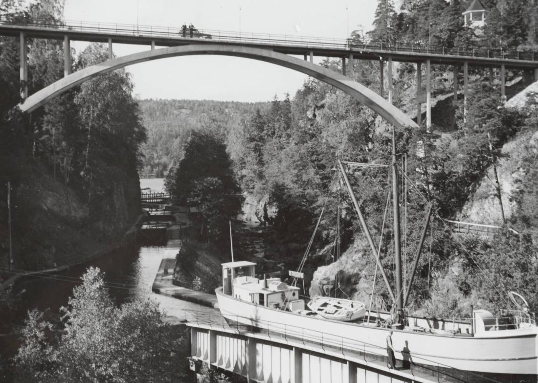 Dalsland: Landsvägsbron över akvedukten vid Håverud