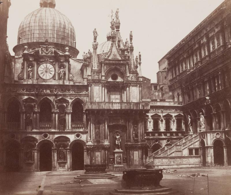 Gården och "Scala dei Giganti" af Dogpalatset i Venezia