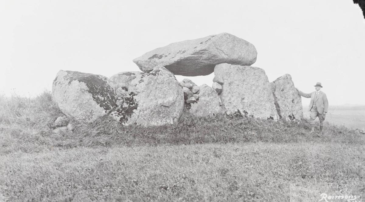 Västergötland: Hällkista i Luttra socken