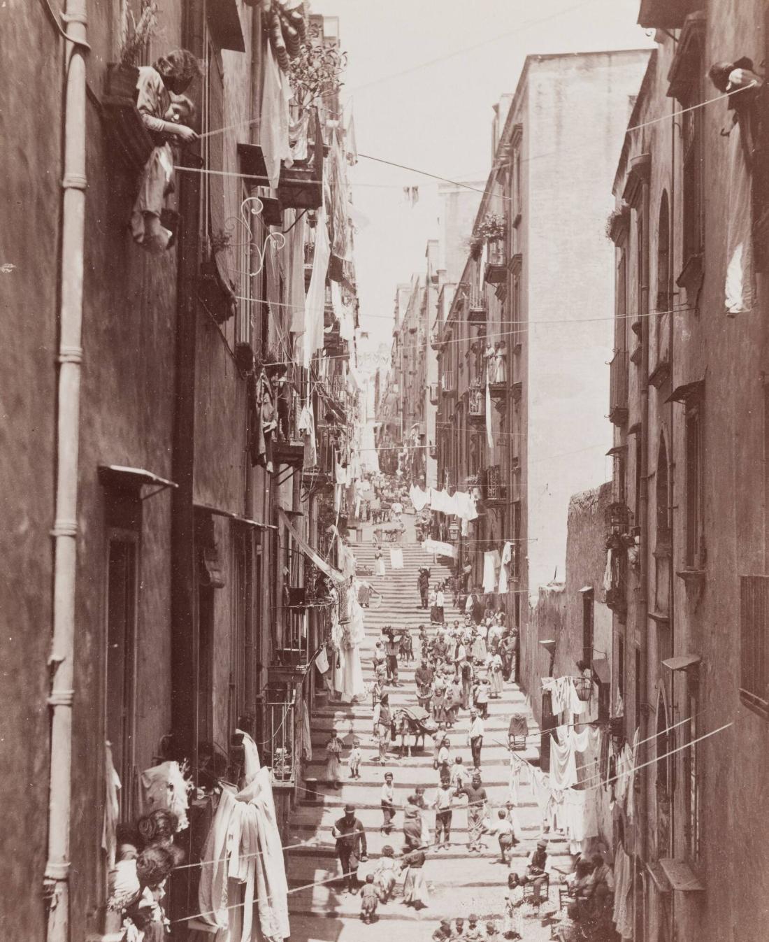 10205. Napoli - Vicolo del Pallonetto a Santa Lucia
