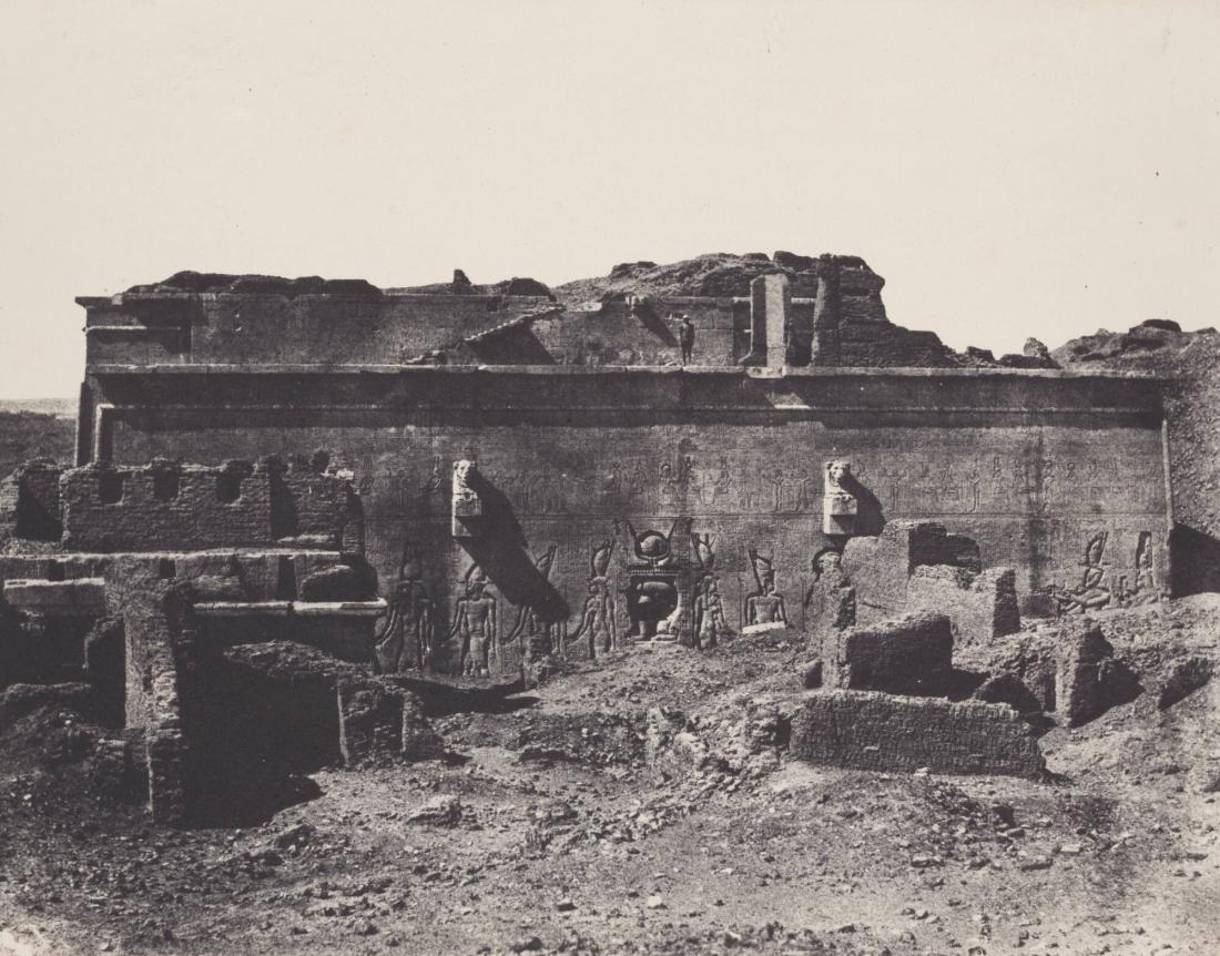 Haute Égypte.  Grand Temple de Denderah.  Façade Postérieure (Planche 18). Ur boken Egypt, Nubia, Palestine, and Syria: photographic pictures collected during the years 1849, 1850, and 1851.  Part 13