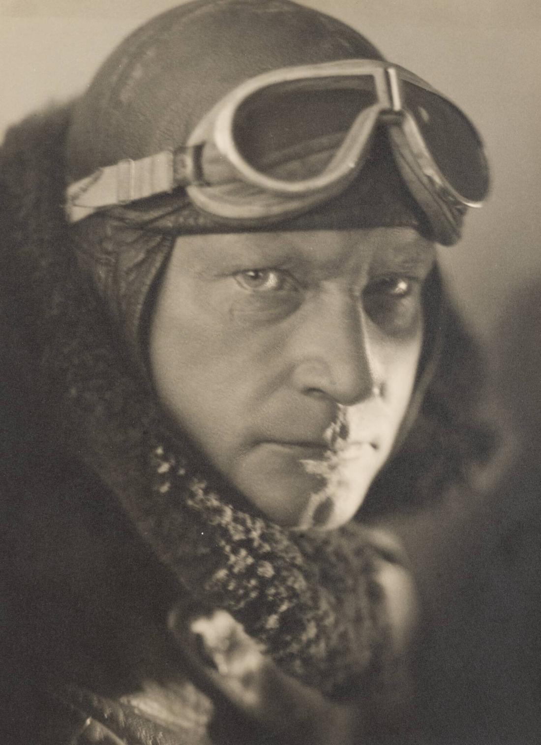 Porträtt av flygaren kapten Albin Ahrenberg