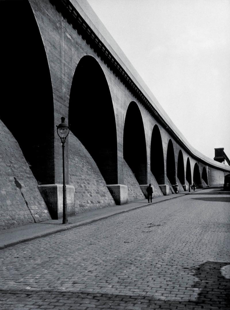 Hohenburgstraße am Bahndamm des Hauptbahnhofs in Essen 
	

