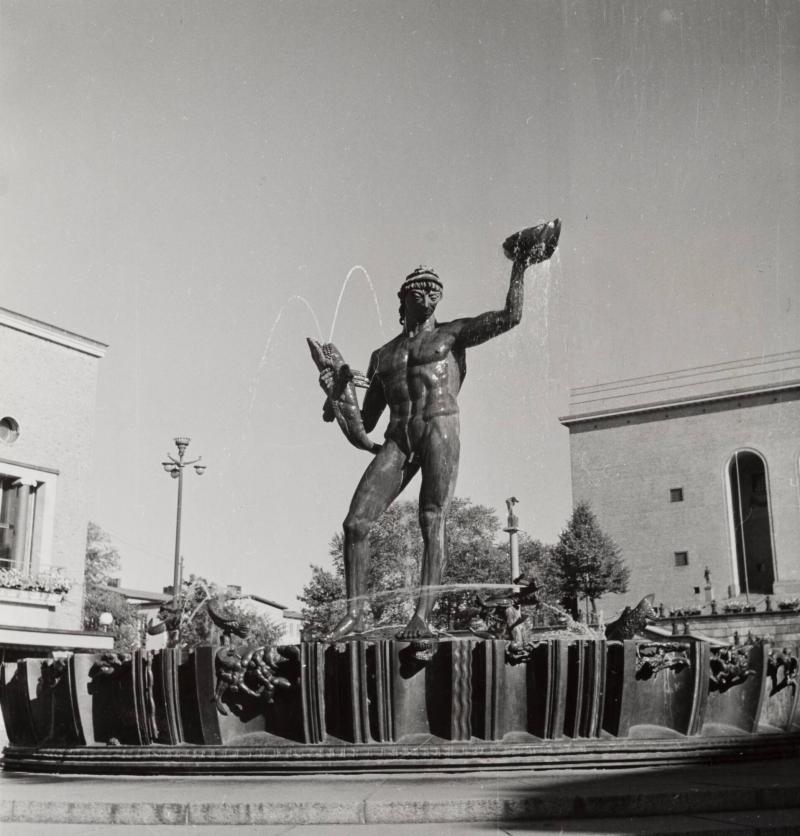 Göteborg: Poseidonbrunnen av Carl Milles utanför Konstmuseet, Götaplatsen