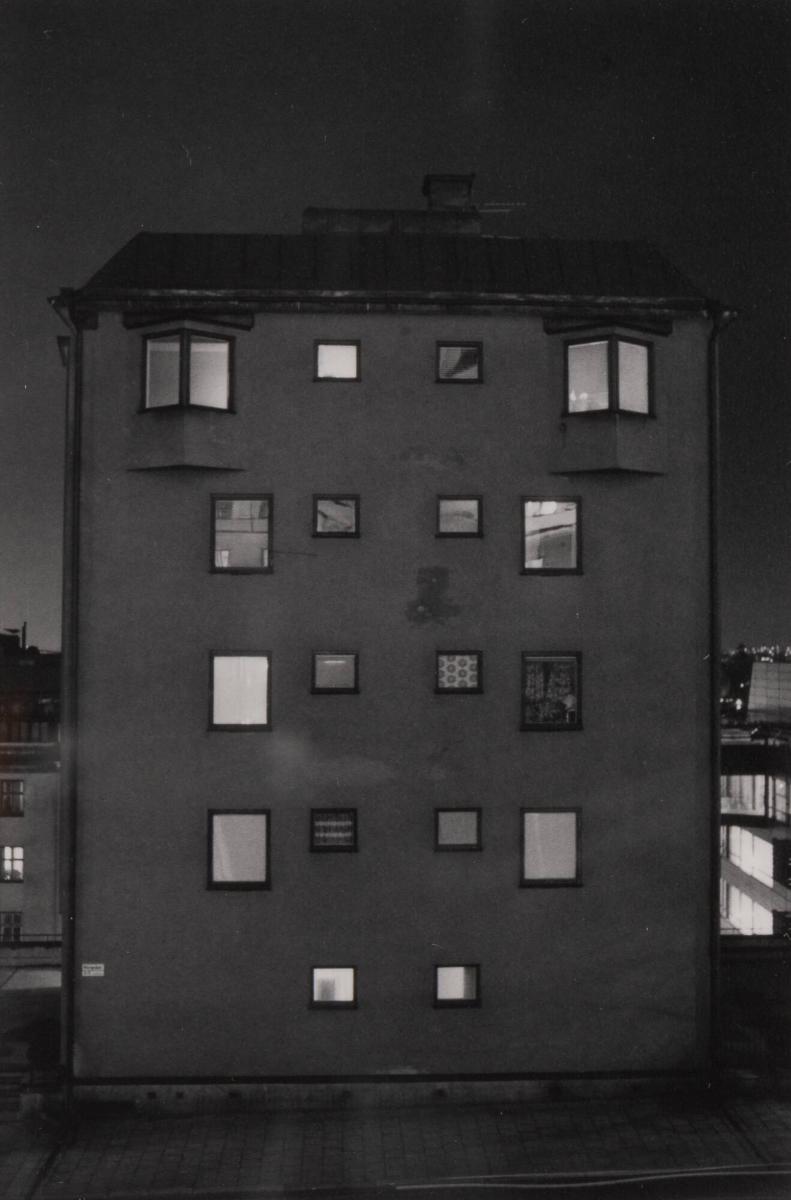 1975. Ur serien 135-36