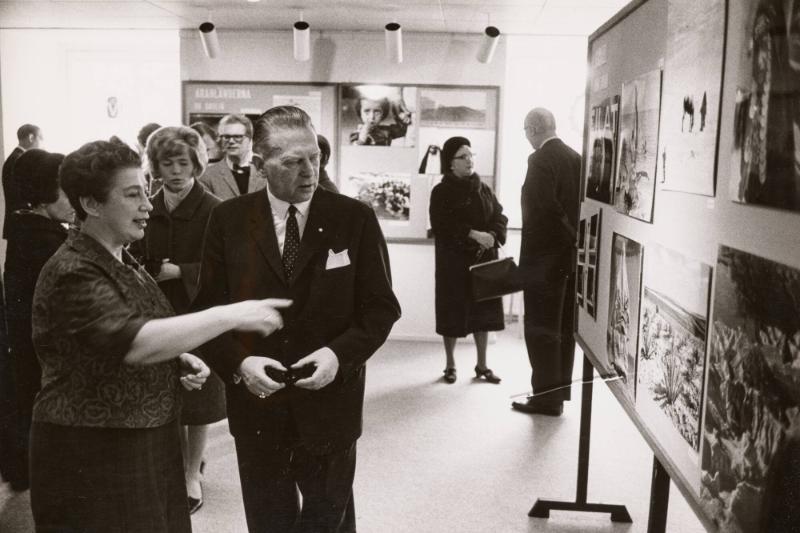 Stadsfullmäktiges ordförande Oscar Stenberg och Anna Riwkin