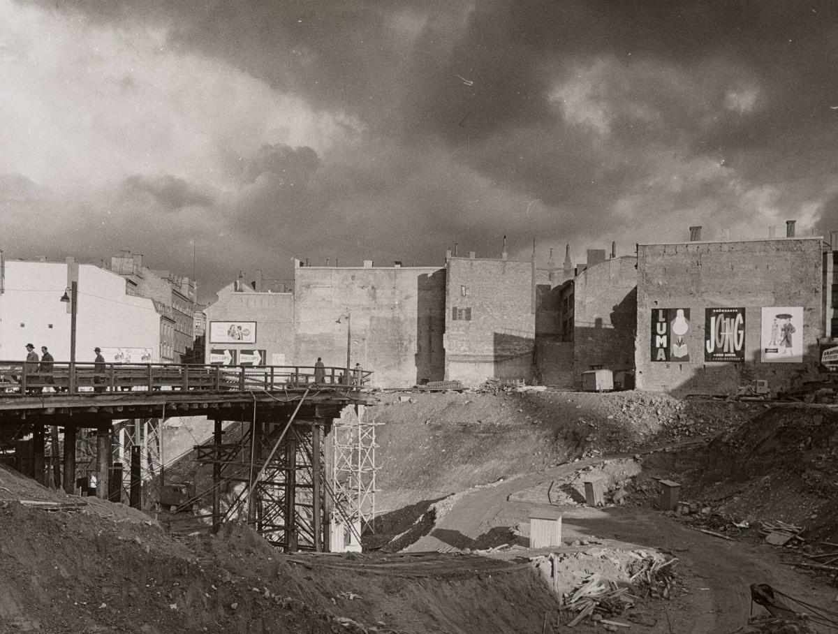 Höst i rivningarnas Klara; ett apokalyptiskt oväder i september 1955