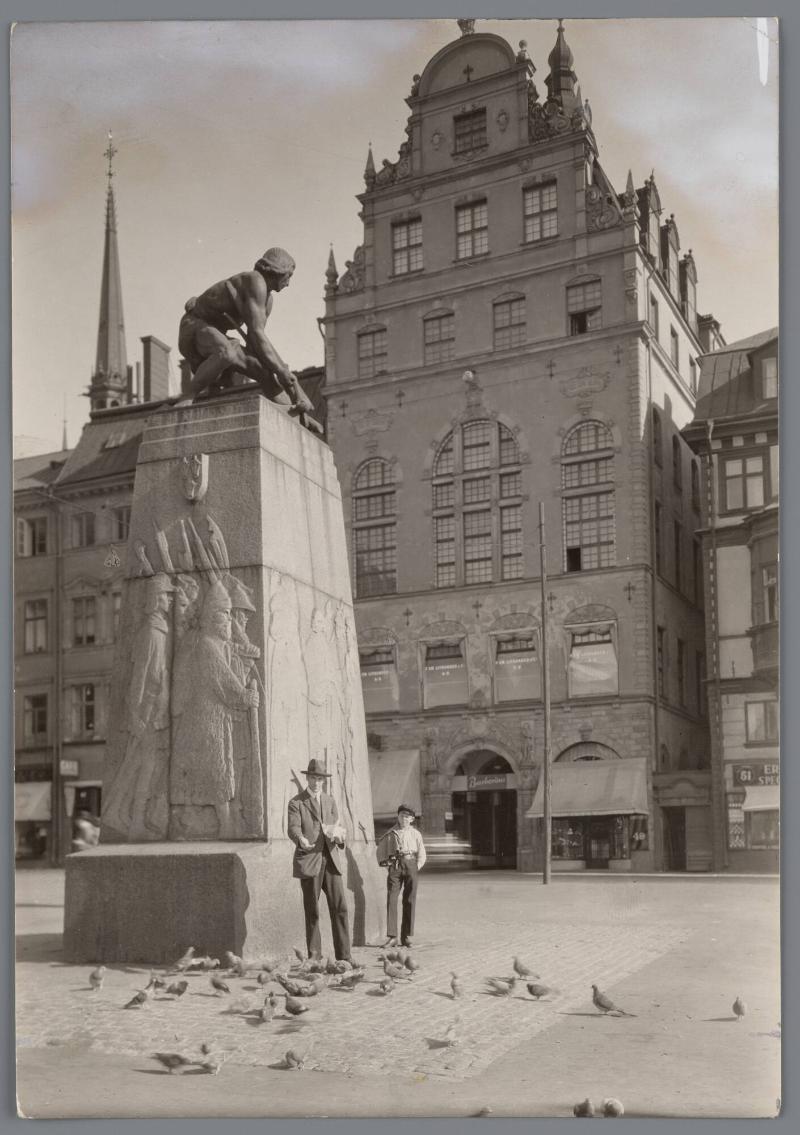 Stockholm "Bågspännaren" av Christian / Eriksson på Kornhamnstorg