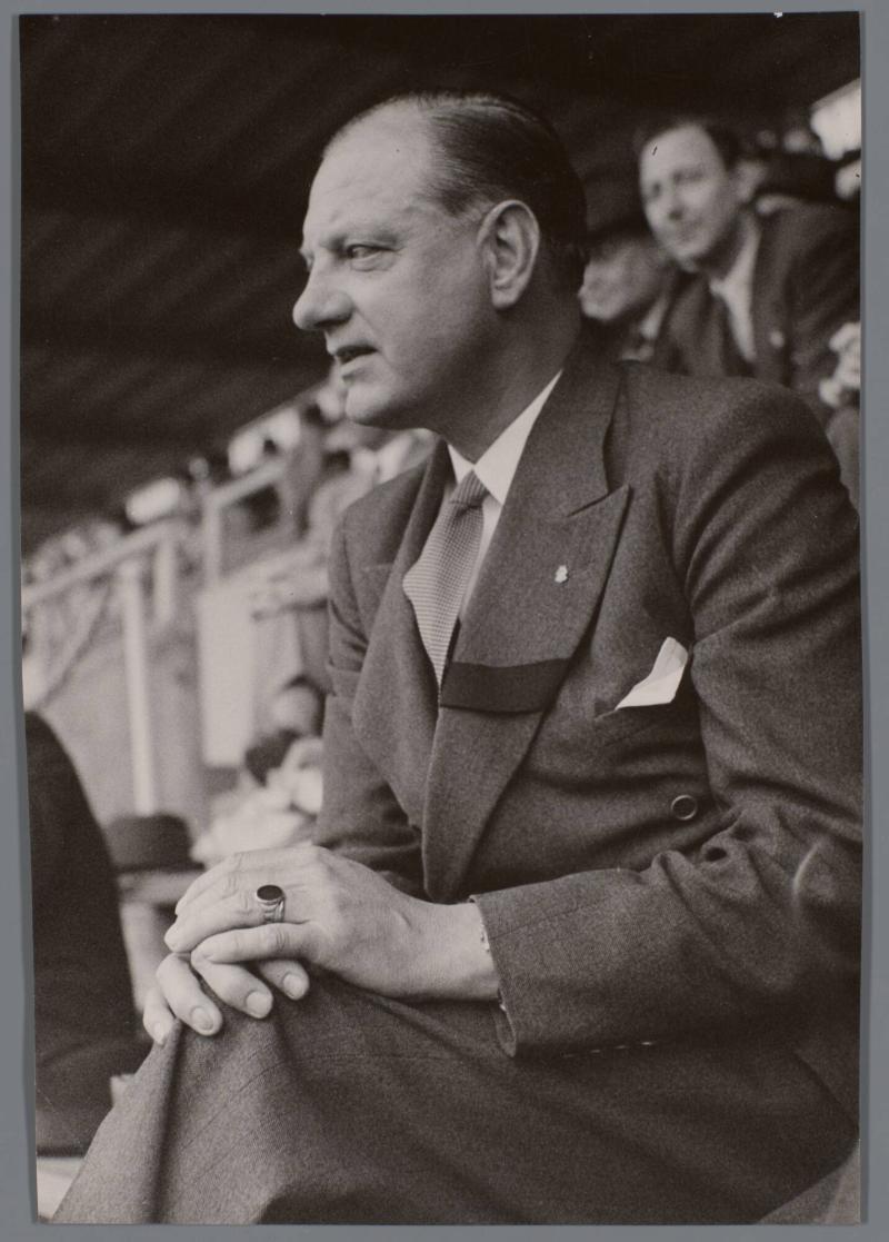 29.5.44 / AIK-Malmö FF / Roy Hänel, AIK-ordförande