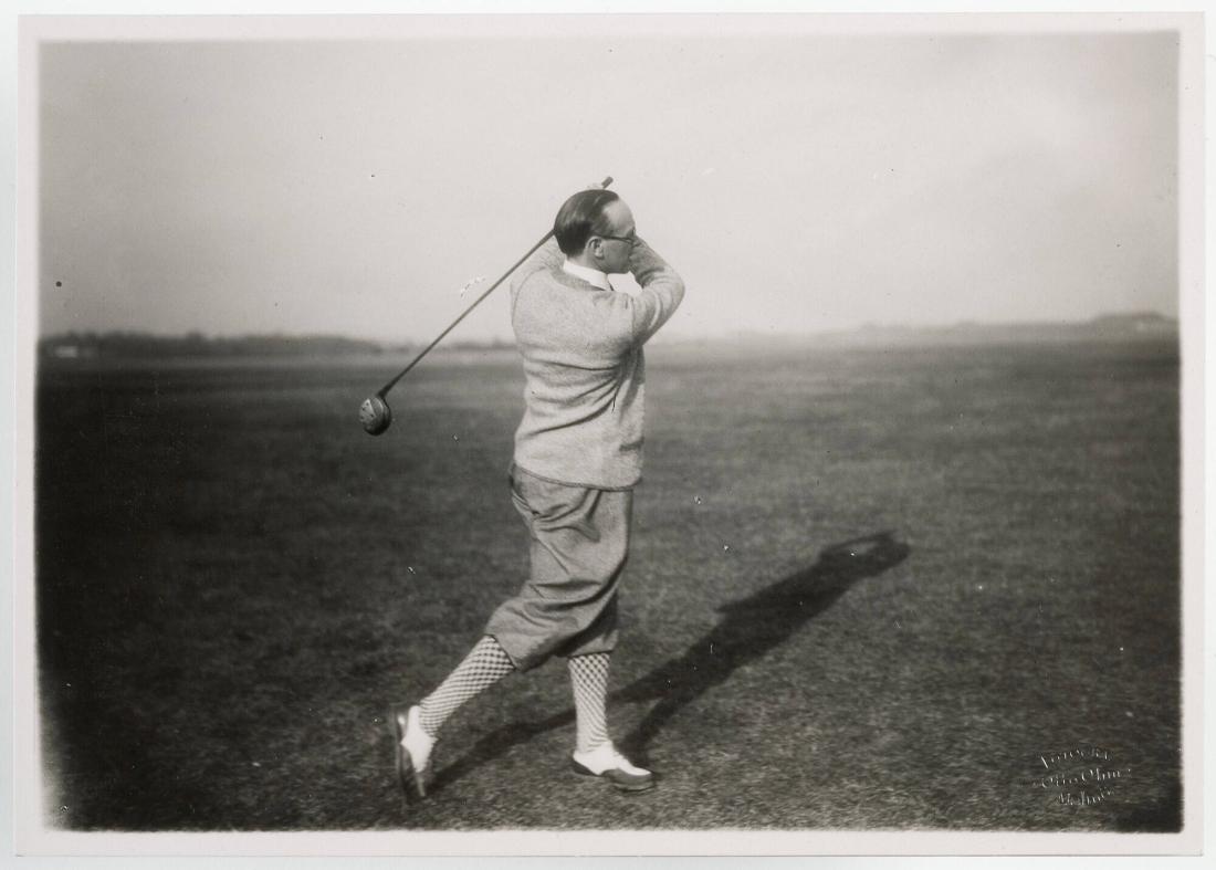 Assessor Carl Rydbeck spelar golf på Falsterbo golfbana
