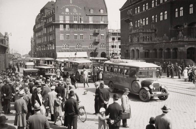 Skåne: Malmö. Gatubild med Posthuset till höger