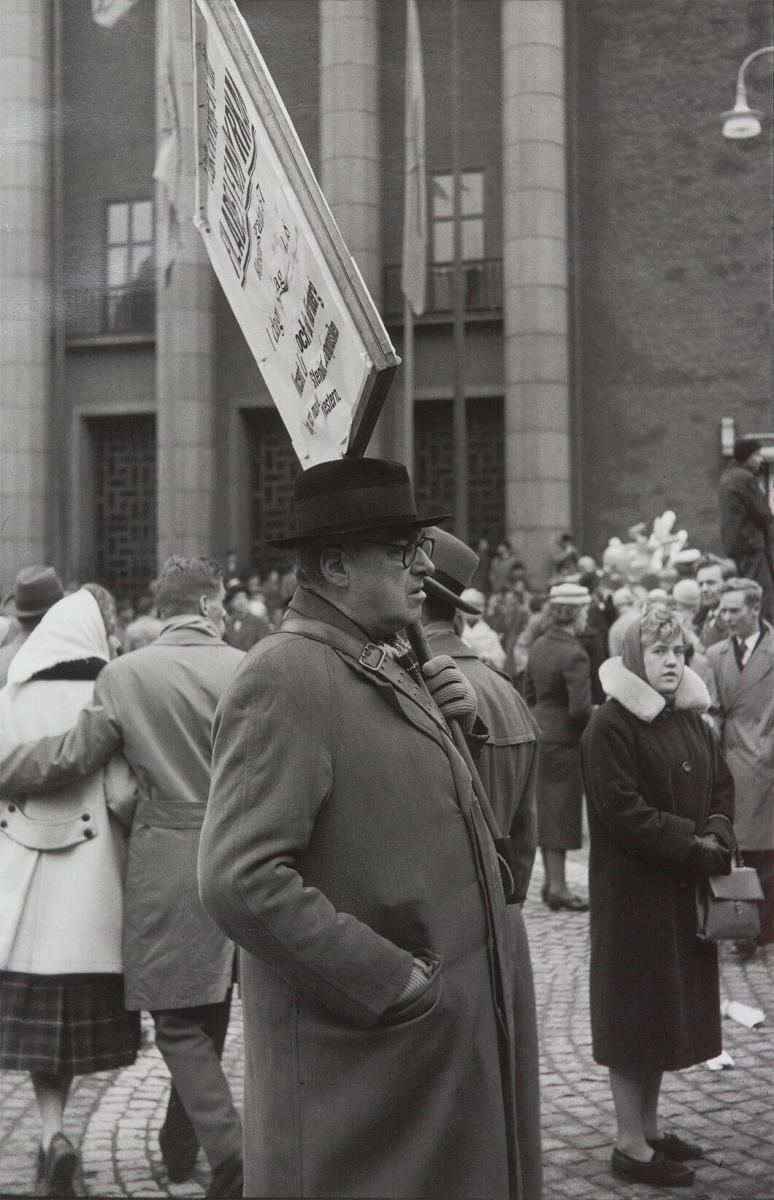 Invigningen av Hötorgscity 12 april 1959 (Konserthuset i bakgrunden)