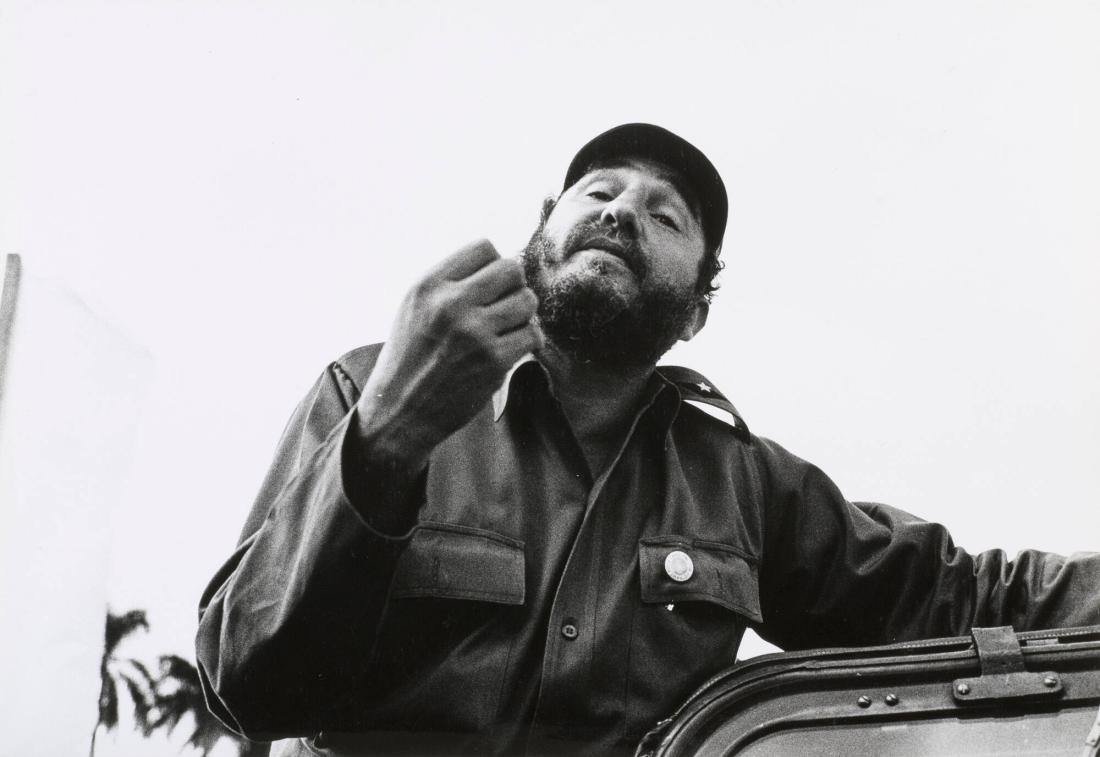 Fidel Castro besöker Nordiska Brigadens arbetsplats. Ur serien Kuba