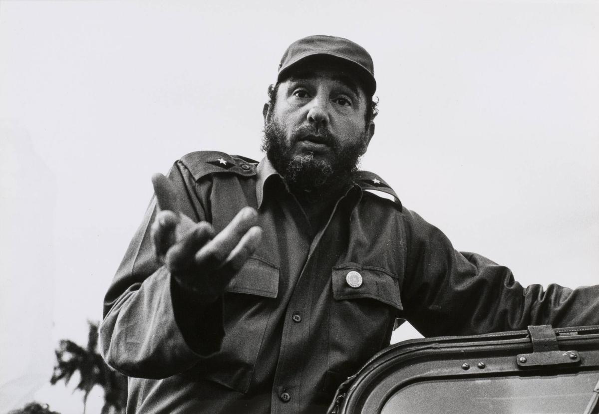 Fidel Castro besöker Nordiska Brigadens arbetsplats. Ur serien Kuba