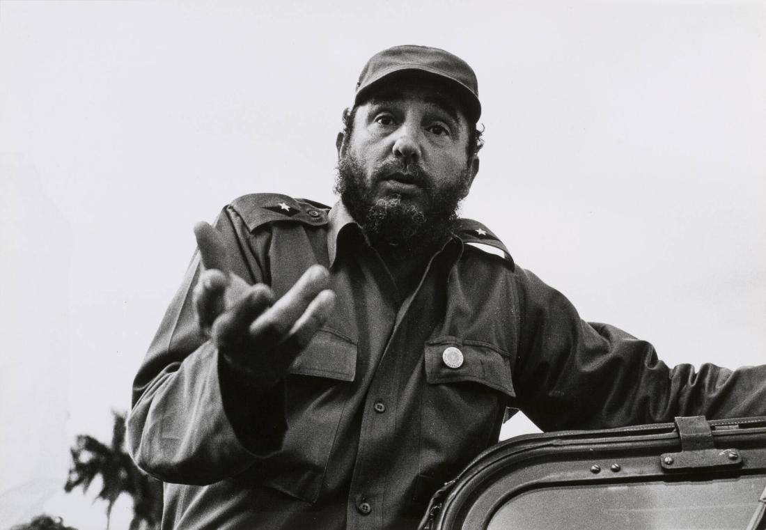 Fidel Castro besöker Nordiska Brigadens arbetsplats. Ur serien Kuba