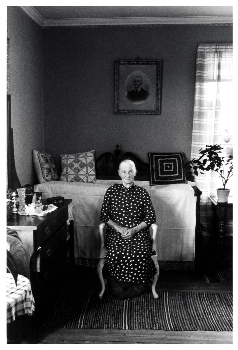 Helena Jonsson, änka efter bonden Adolf Jonsson. Ur serien Timotejvägen