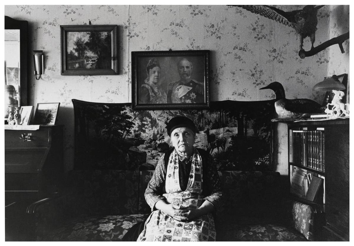Änkefru Augusta Abrahamsson (1884-1966). Ur serien Bilder av Nådens barn