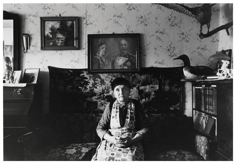 Änkefru Augusta Abrahamsson (1884-1966). Ur serien Bilder av Nådens barn